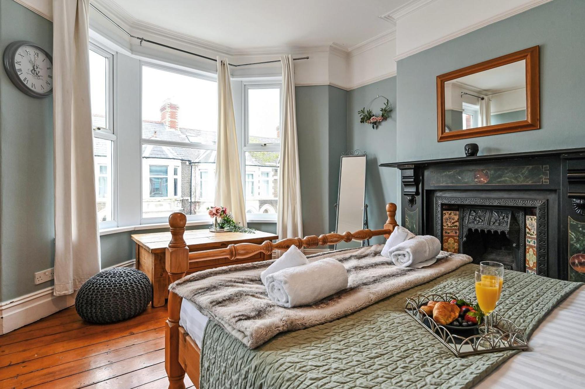 Beautiful Townhouse, Great Location - Pet Friendly Villa Cardiff Luaran gambar