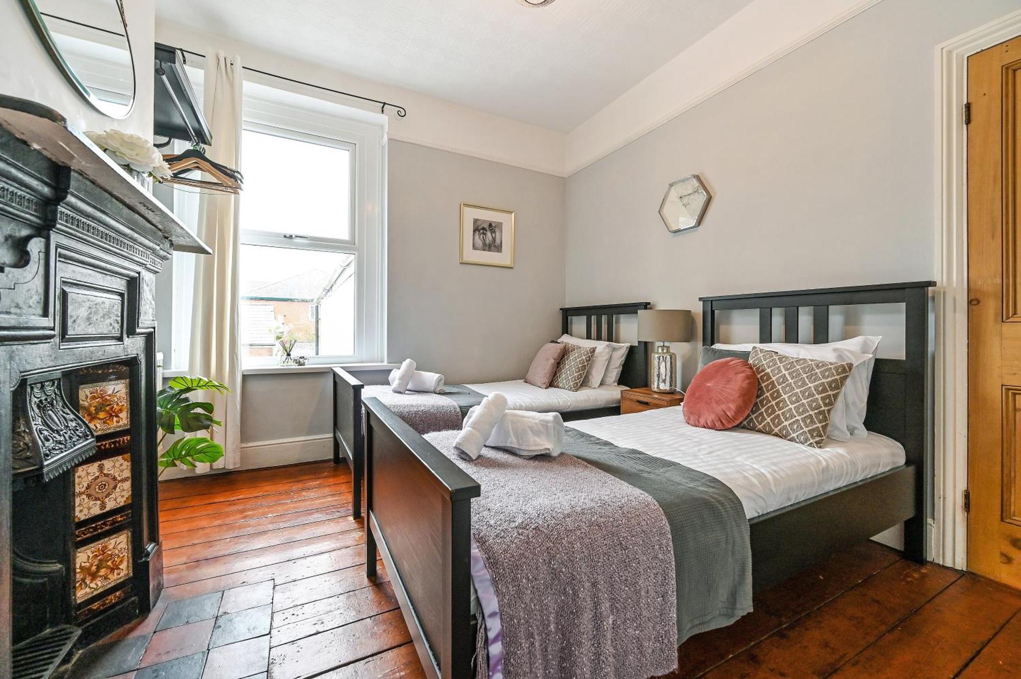 Beautiful Townhouse, Great Location - Pet Friendly Villa Cardiff Luaran gambar