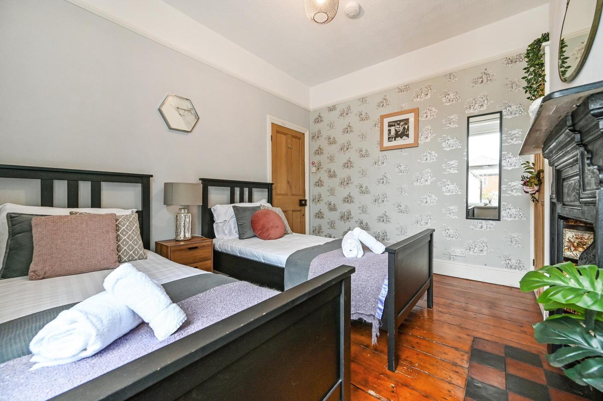 Beautiful Townhouse, Great Location - Pet Friendly Villa Cardiff Luaran gambar